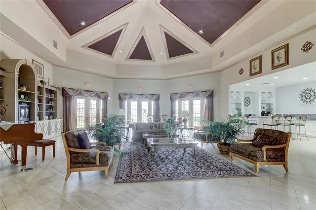 $2,000 | 9750 Lake Chase Island Way, Unit 9750, Tampa, FL 33626