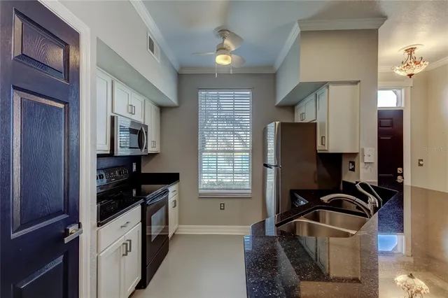 $2,000 | 9750 Lake Chase Island Way, Unit 9750, Tampa, FL 33626