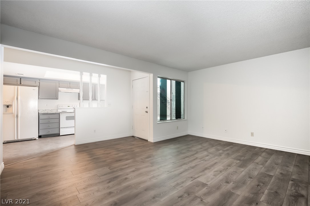 567 Roxella Lane, Unit B Las Vegas, NV 89110 - Photo 3 of 25 Gallery Image 3