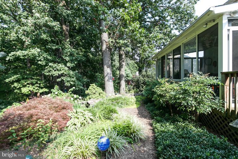 10858 Sandringham Road Cockeysville, MD 21030 - Photo 13 of 30 Exterior (Rear)