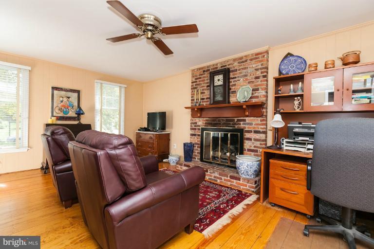 10858 Sandringham Road Cockeysville, MD 21030 - Photo 16 of 30 Family Room