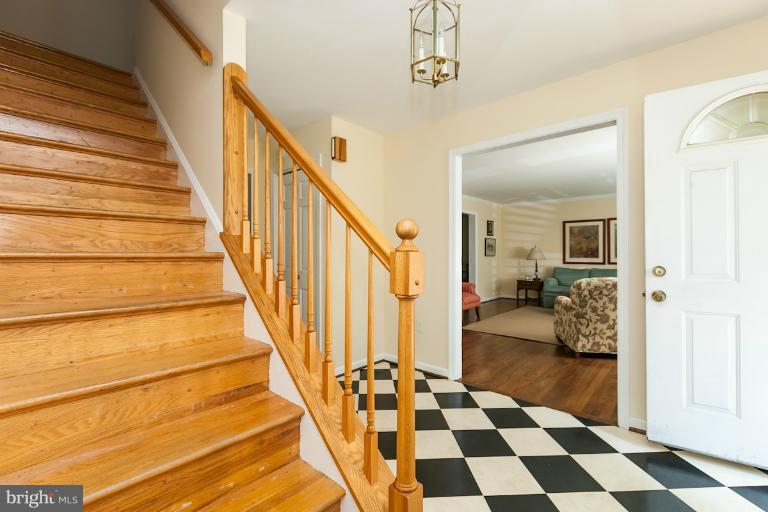 10858 Sandringham Road Cockeysville, MD 21030 - Photo 18 of 30 Interior (General)