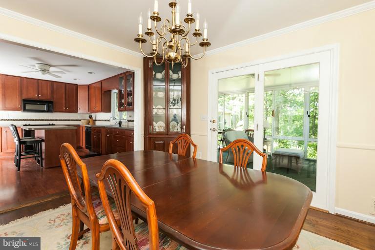 10858 Sandringham Road Cockeysville, MD 21030 - Photo 24 of 30 Dining Room