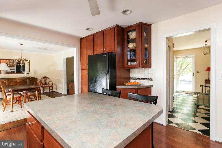 10858 Sandringham Road Cockeysville, MD 21030 - Photo 28 of 30 Kitchen