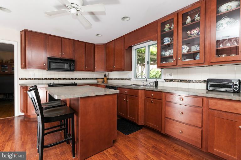 10858 Sandringham Road Cockeysville, MD 21030 - Photo 10 of 30 Kitchen