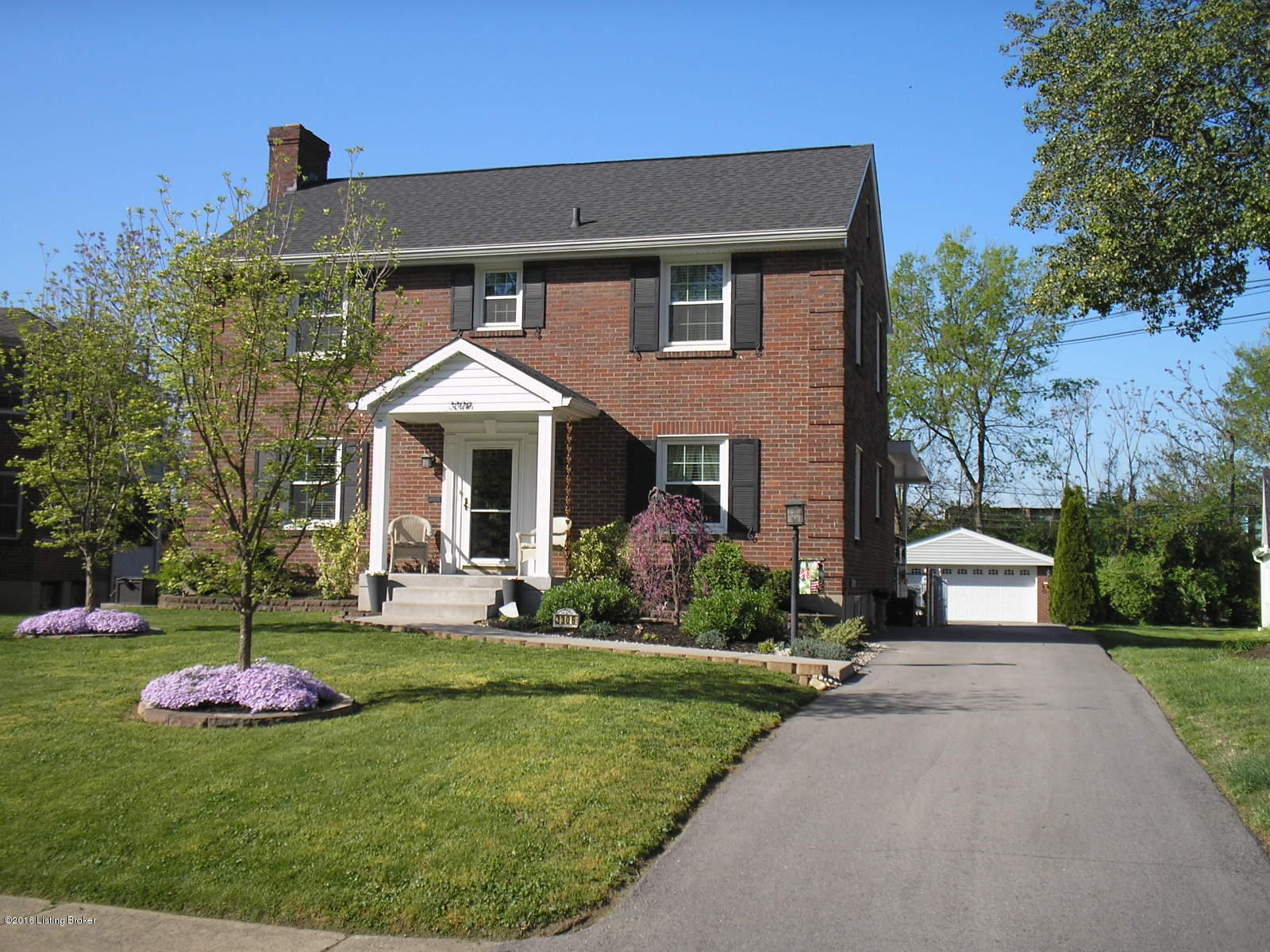 3306 Robin Road Audubon Park, KY 40213 - Photo 40 of 40 Front with garage
