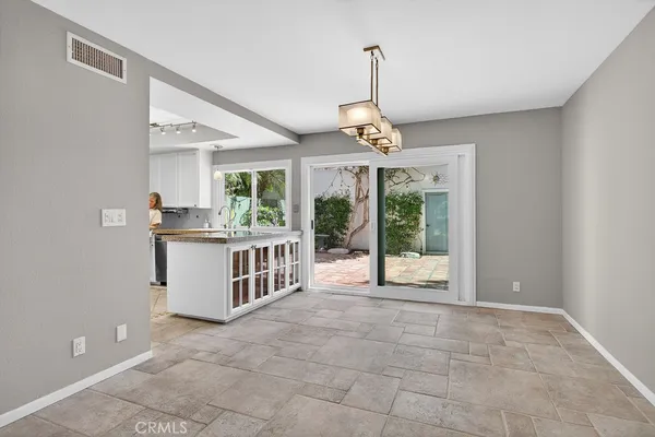 $6,200 | 401 Vista Roma, Newport Beach, CA 92660