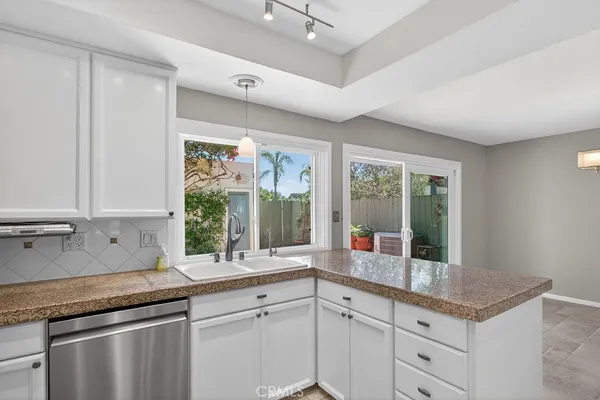 $6,200 | 401 Vista Roma, Newport Beach, CA 92660