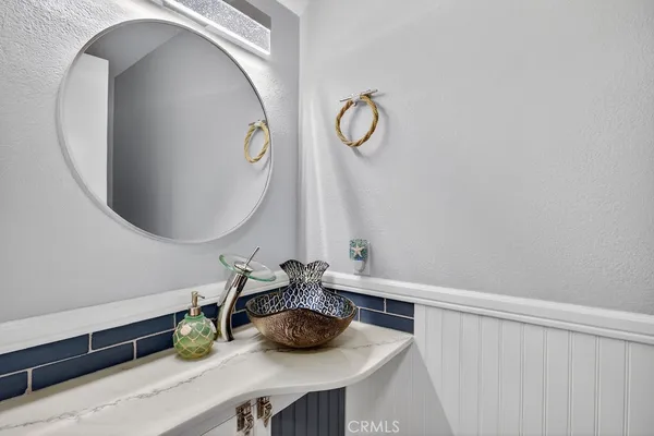 $6,200 | 401 Vista Roma, Newport Beach, CA 92660