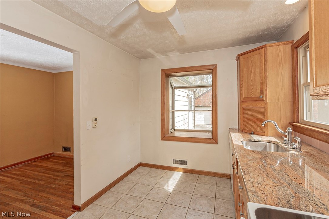 4633 Liberty Road Cleveland, OH 44121 - Photo 18 of 35
