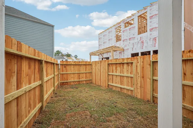 $277,090 | 19830 Emerald Bnd Way, Atascocita, TX 77346