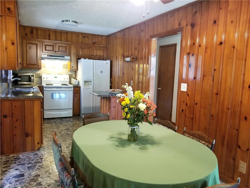 1802 Simmons Road Westfield, NC 27053 - Photo 16 of 29 Dining area facing the kitchen