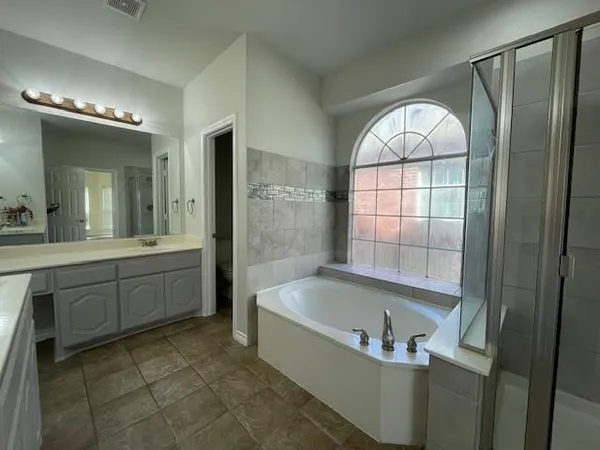$2,900 | 11712 Pheasant Creek Drive, Fort Worth, TX 76244