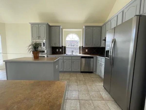 $2,900 | 11712 Pheasant Creek Drive, Fort Worth, TX 76244