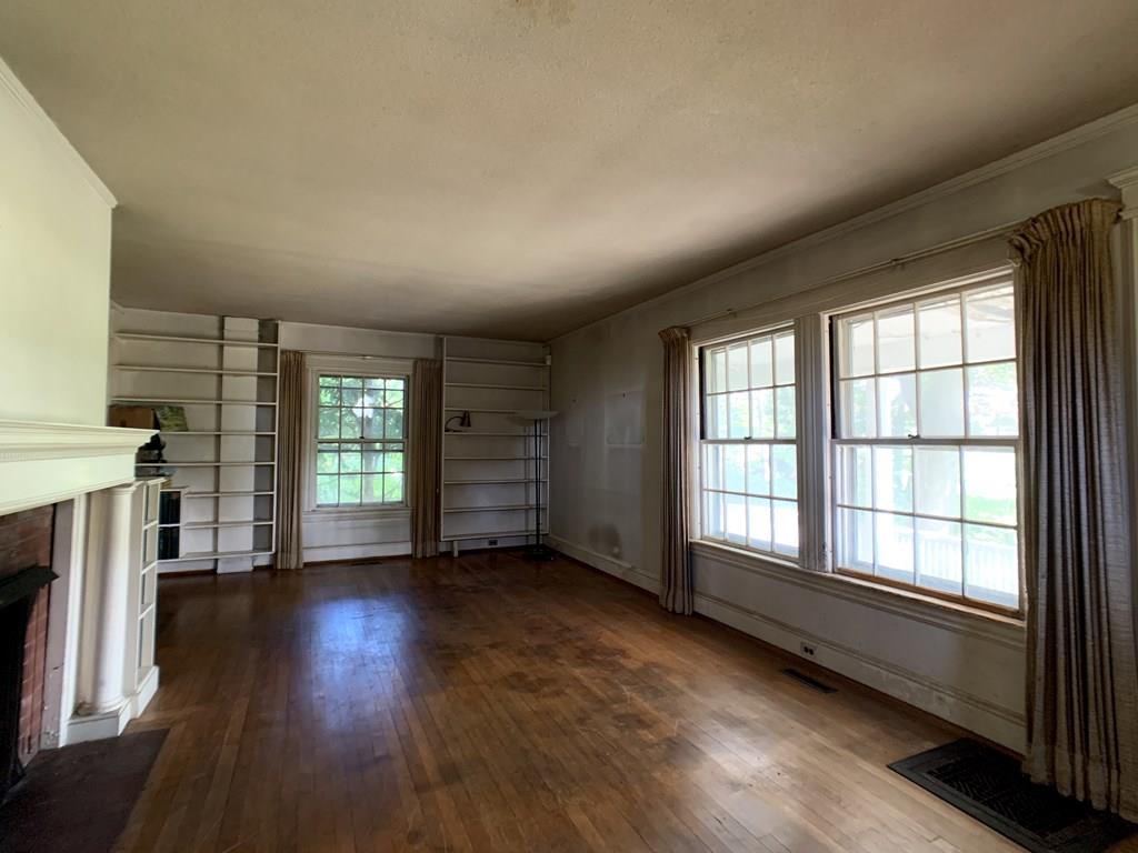 169 Northampton Road Amherst, MA 01002 - Photo 3 of 41 Gallery Image 3