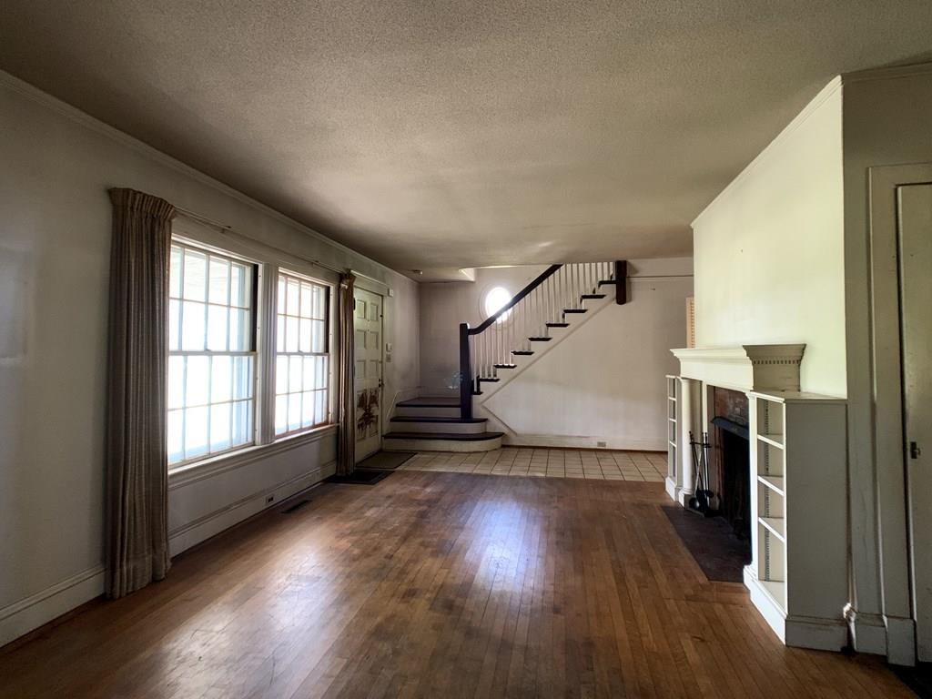 169 Northampton Road Amherst, MA 01002 - Photo 4 of 41 Gallery Image 4