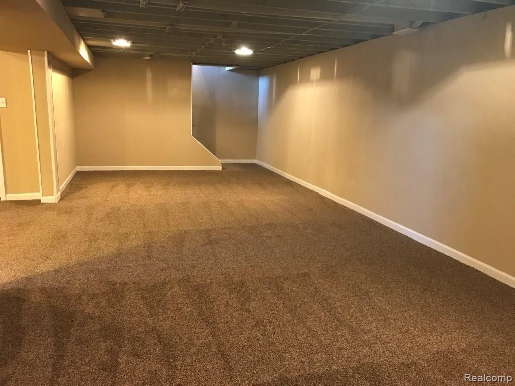 8651 Pingree Road Pinckney, MI 48169 - Photo 21 of 33 897 sq ft finished in the basement