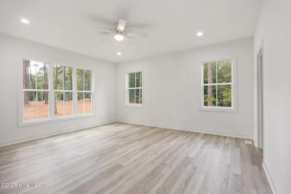 $679,900 | 284 Longleaf Drive, West End, NC 27376
