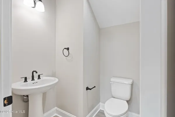 $679,900 | 284 Longleaf Drive, West End, NC 27376