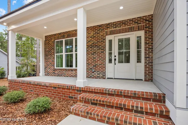 $679,900 | 284 Longleaf Drive, West End, NC 27376