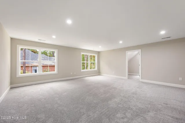 $679,900 | 284 Longleaf Drive, West End, NC 27376