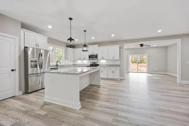 $679,900 | 284 Longleaf Drive, West End, NC 27376