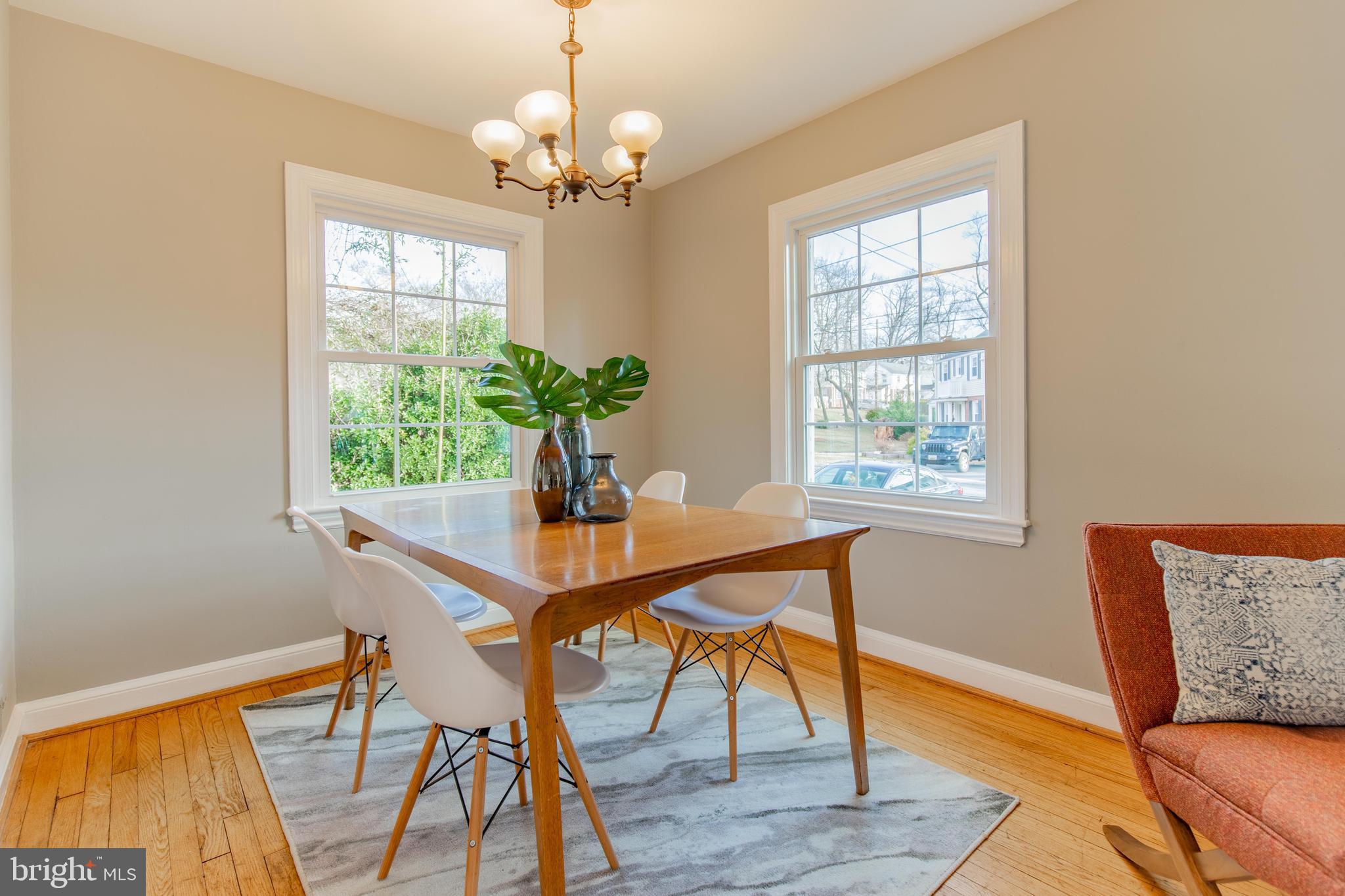 502 East Schuyler Road Silver Spring, MD 20901 - Photo 10 of 29 a dining room with furniture and window
