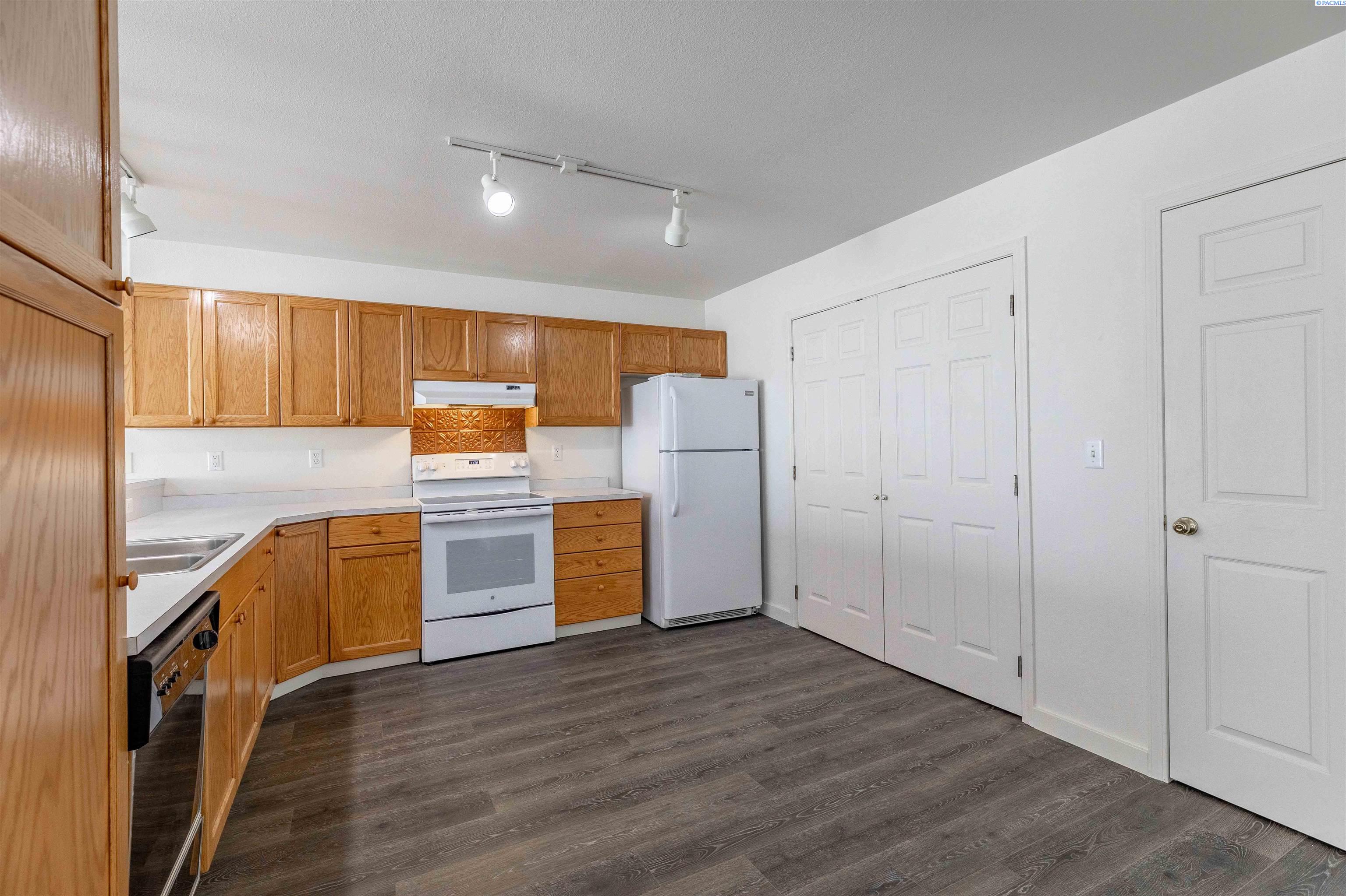 545 Southeast Quail Ridge Drive, Unit 6 Pullman, WA 99163 - Photo 8 of 20 Gallery Image 8