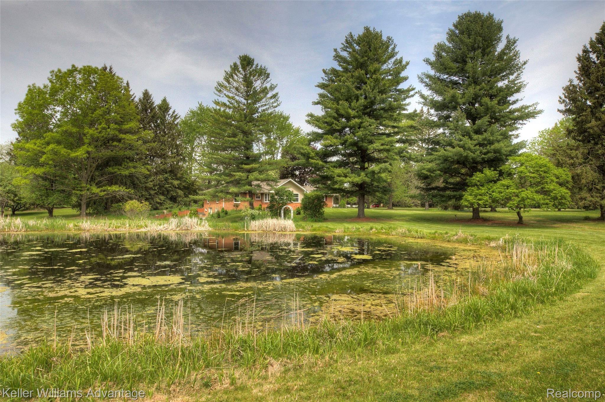 8134 Earhart Road South Lyon, MI 48178 - Photo 7 of 43 4H8A1819_20_21.jpg