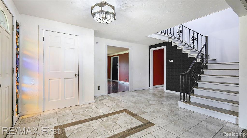 49435 Fairchild Road Macomb, MI 48042 - Photo 5 of 41