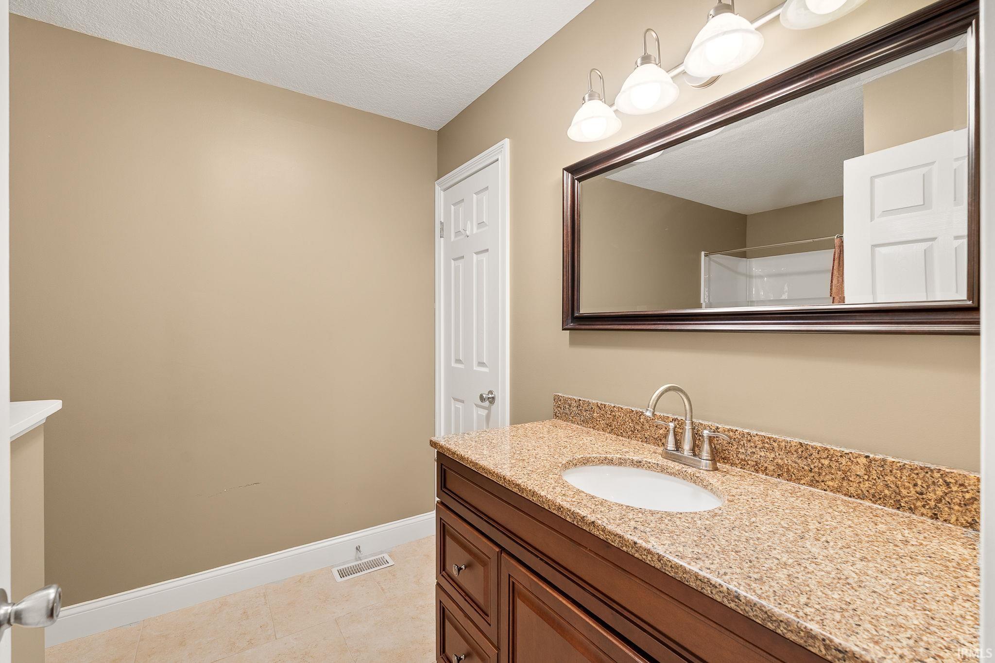 10728 Thiele Road Fort Wayne, IN 46819 - Photo 15 of 33