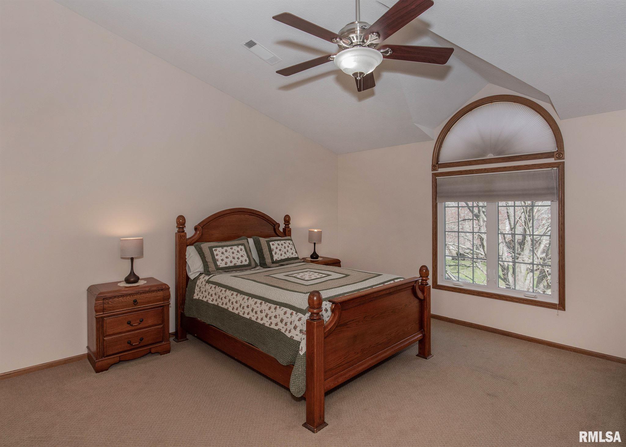5036 Heatherstone Road Bettendorf, IA 52722 - Photo 15 of 35 Gallery Image 15