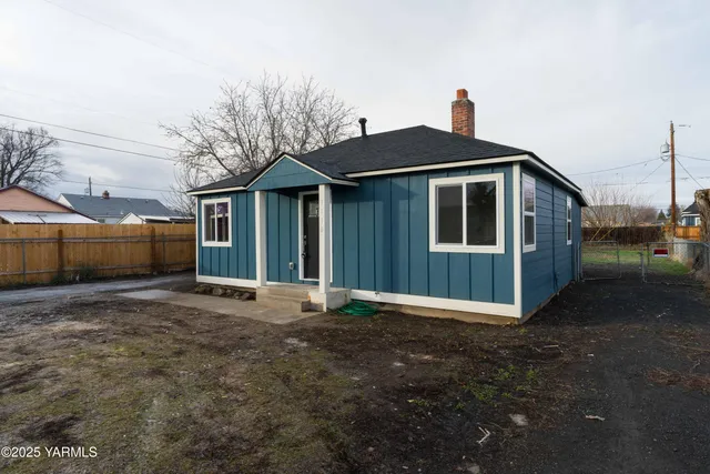 $270,000 | 1610 Queen Avenue, Yakima, WA 98902