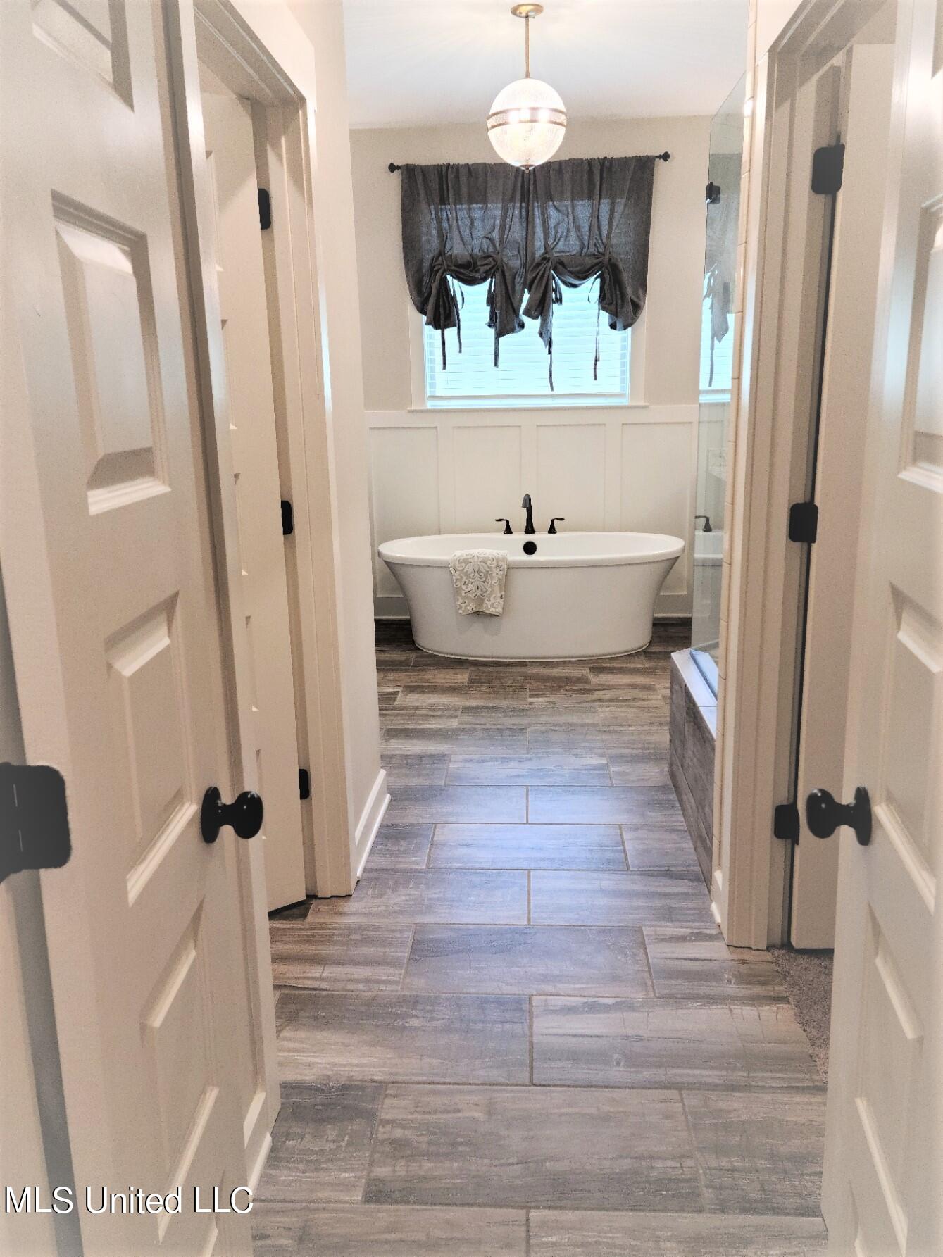 430 Ruskin Loop Hernando, MS 38632 - Photo 13 of 46 Master Bath Entry