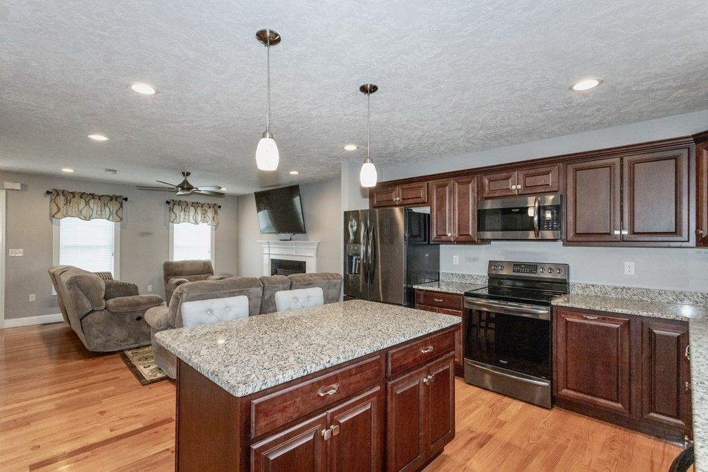 27 Furrowtown Road Westfield, MA 01085 - Photo 6 of 42 Gallery Image 6