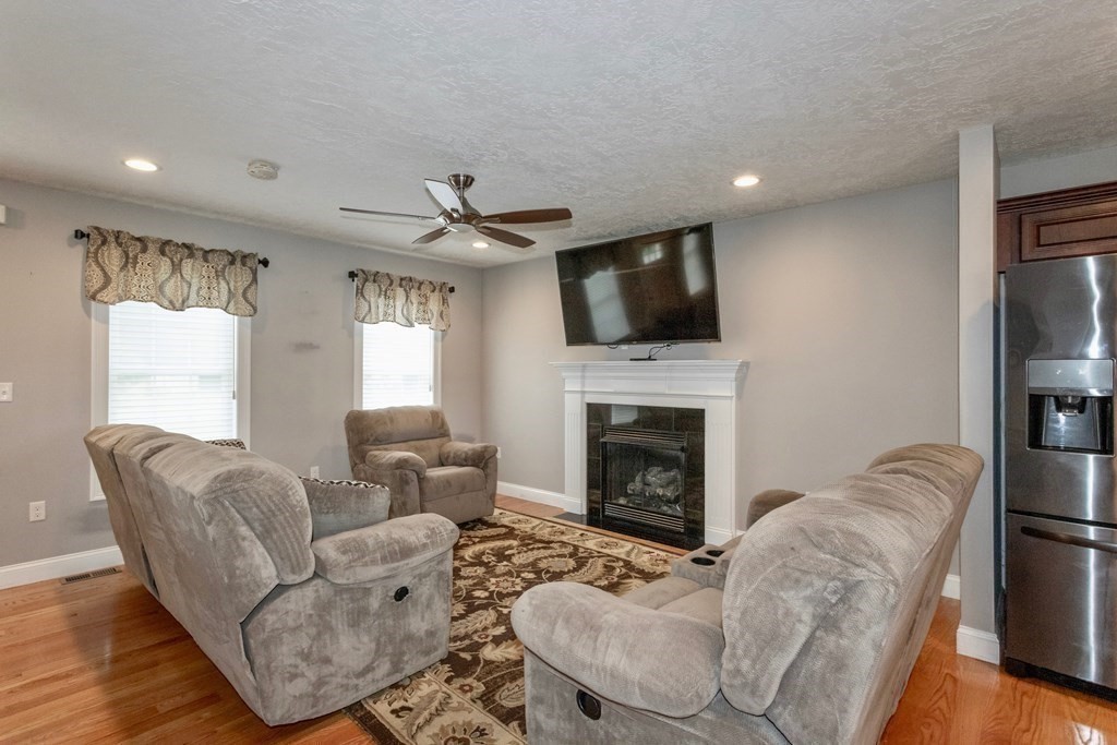 27 Furrowtown Road Westfield, MA 01085 - Photo 10 of 42 Gallery Image 10