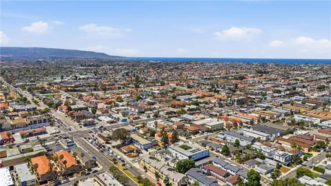 $1,075,000 | 2704 Nelson Avenue, Unit C, Redondo Beach, CA 90278