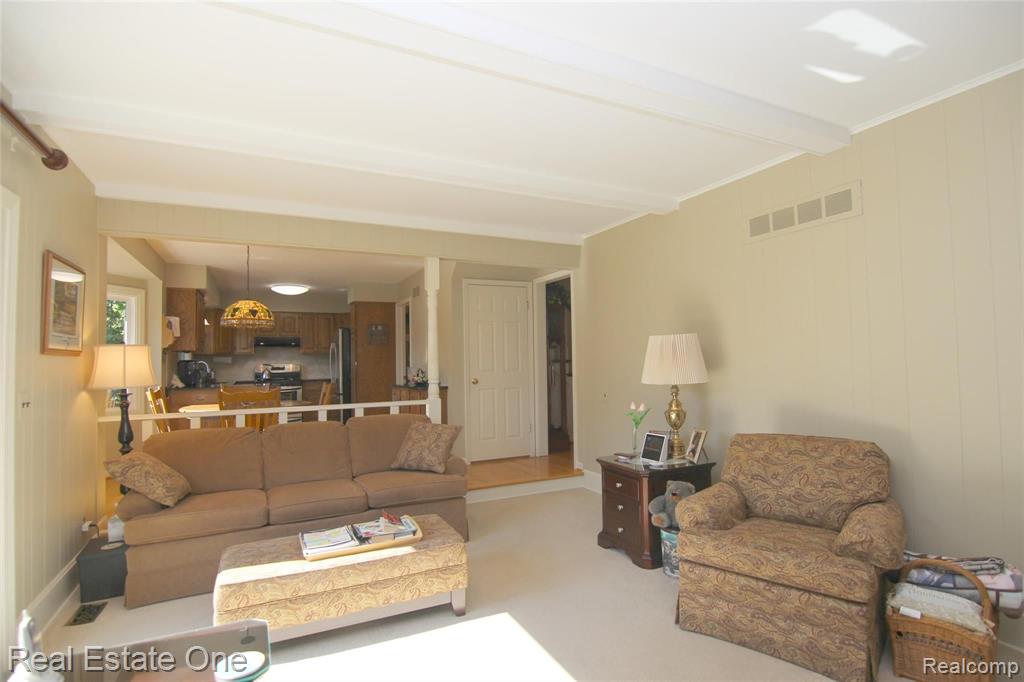 21602 Welch Road Northville, MI 48167 - Photo 14 of 29