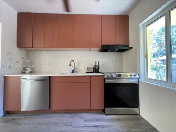 $2,450 | Victoria Park, Fort Lauderdale, FL 33301