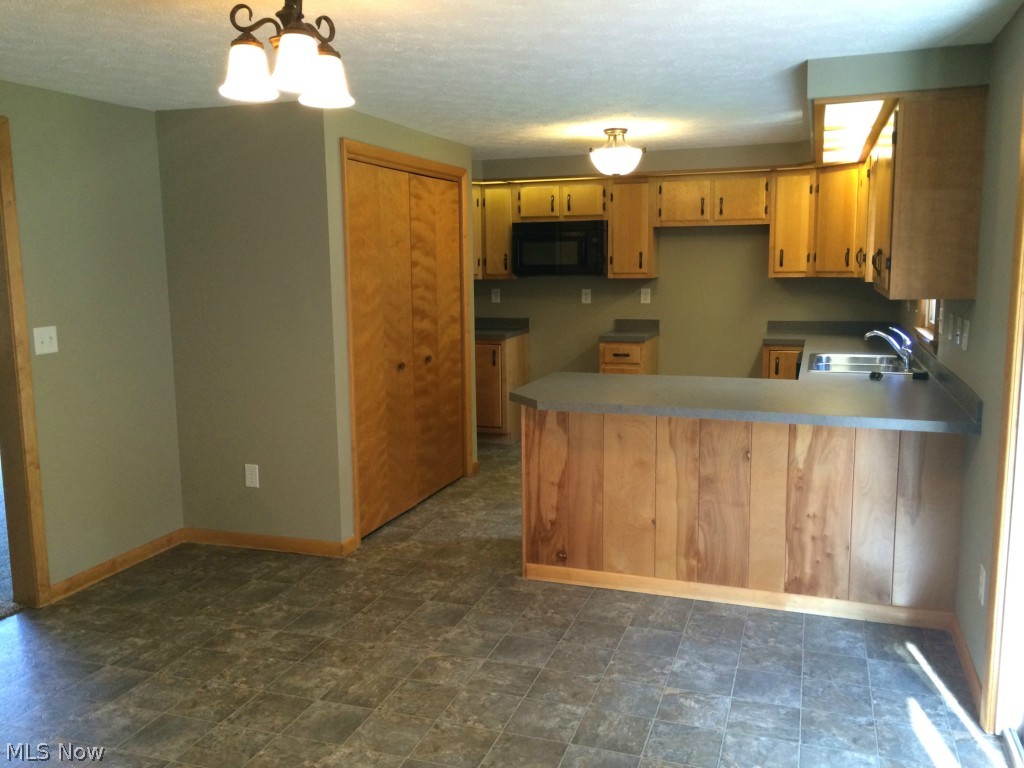 90250 Heaston Road Bowerston, OH 44695 - Photo 5 of 22