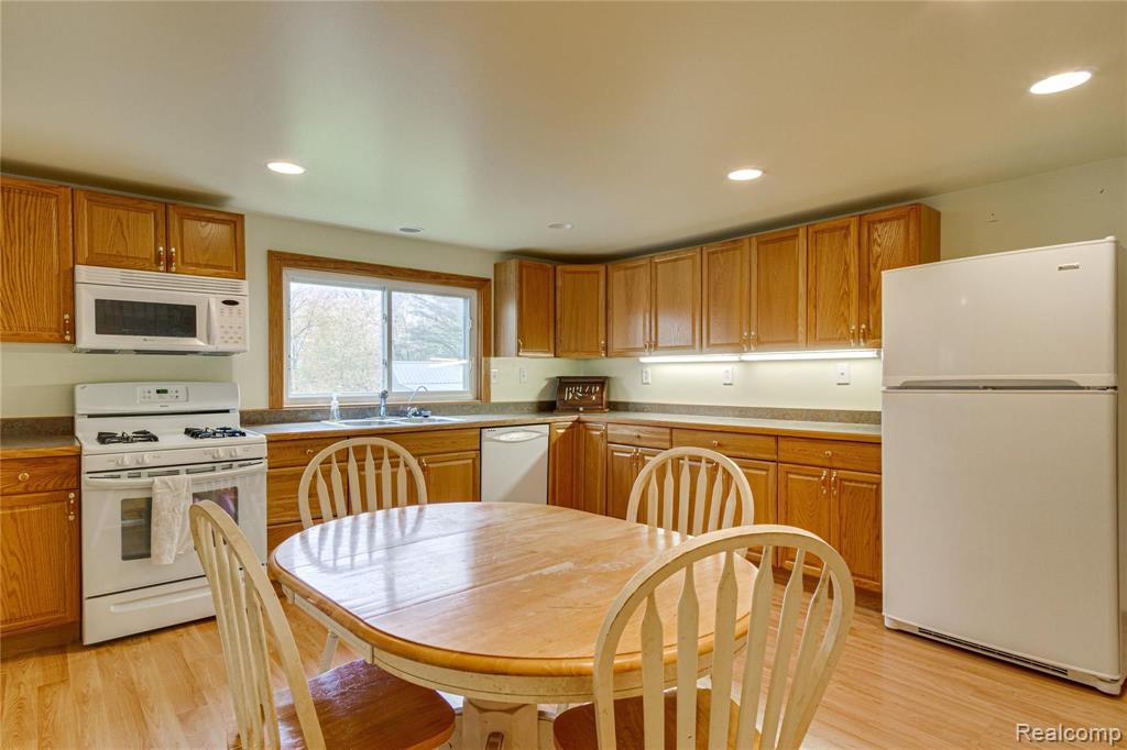 10142 Baldwin Road Gaines, MI 48436 - Photo 10 of 32