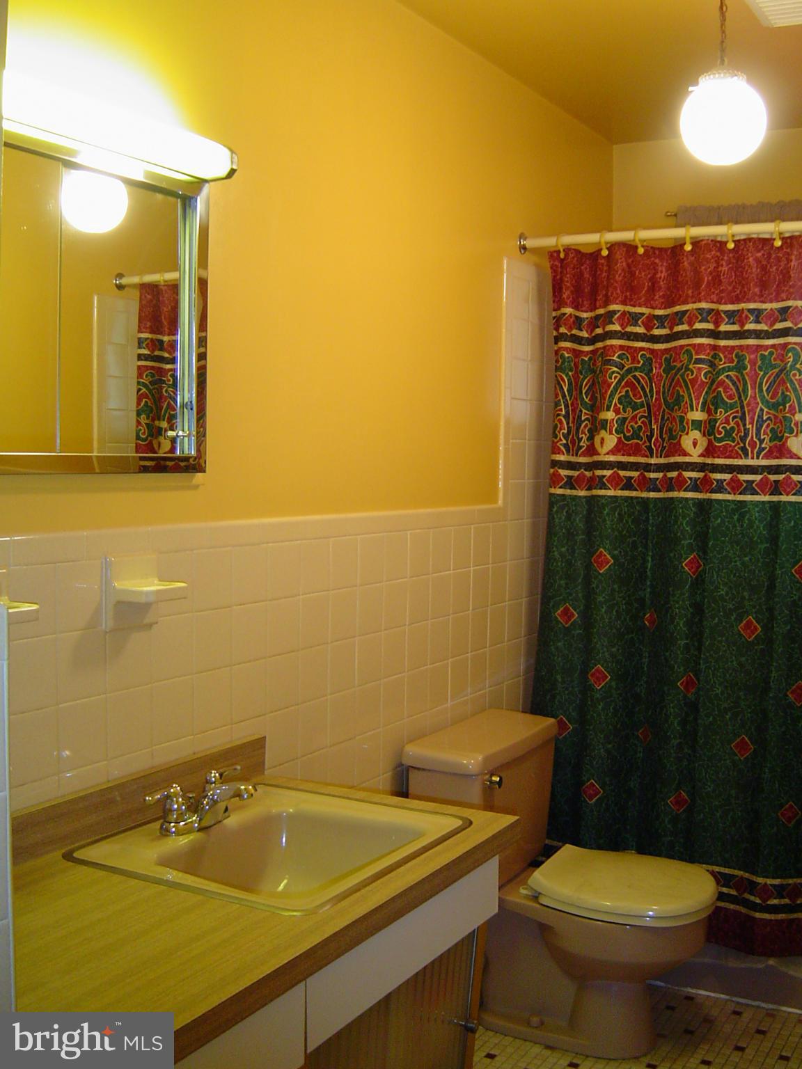 2537 Melba Road Ellicott City, MD 21042 - Photo 26 of 30 Full Hallway Bath w/Linen Closet
