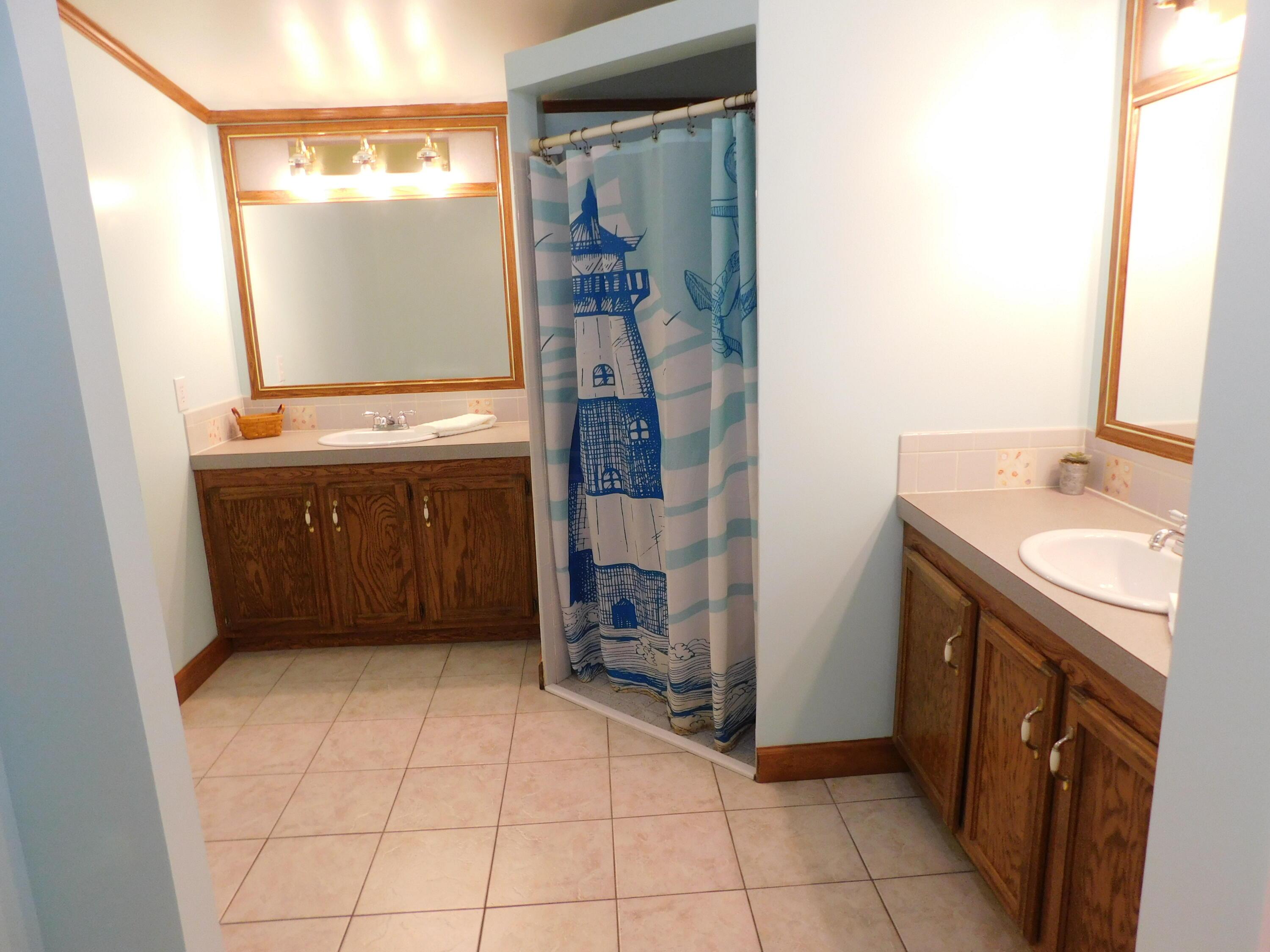 4711 Walnut Road, Unit LOT H8 Buckeye Lake, OH 43008 - Photo 19 of 42 Master Bath featuring double vanities and large walk in shower