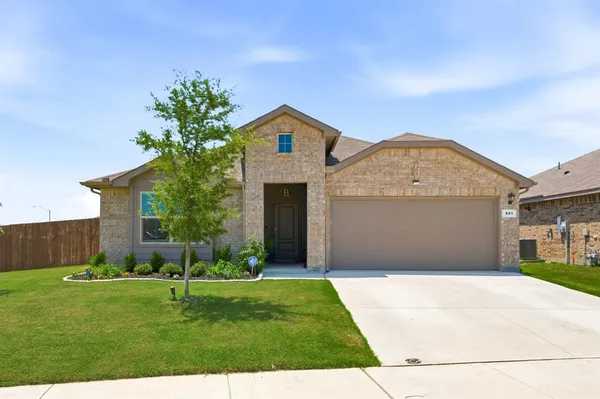 $354,900 | 601 Emmons Crk Street, Justin, TX 76247