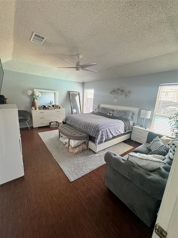 6717 Trumpet Drive Rowlett, TX 75089 - Photo 9 of 12 a living room with furniture and a couch
