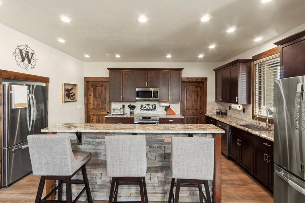 1884 Little Pine Road Donnelly, ID 83615 - Photo 14 of 45 Spacious Kitchen