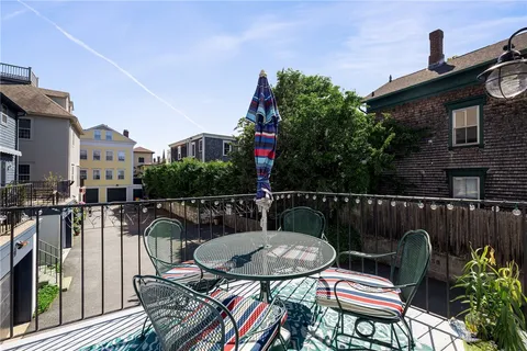 $2,975 | 93 Mill Street, Unit B, Newport, RI 02840