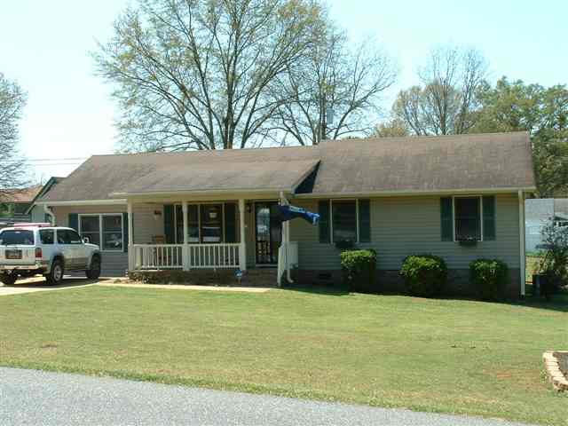 302 Kingsboro Road Anderson, SC 29626 - Photo 2 of 17 Gallery Image 2