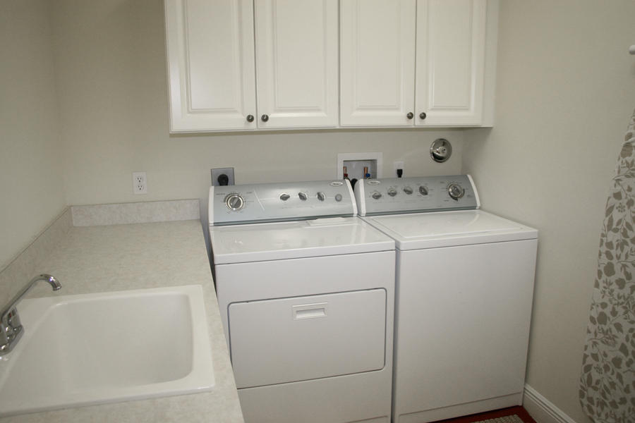 8614 Tompson Point Road Port St. Lucie, FL 34986 - Photo 11 of 23 Laundry