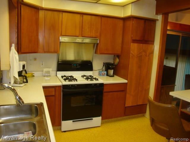 8932 Marsh Road Algonac, MI 48001 - Photo 7 of 25 DSC09167.JPG